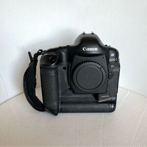 ▇ Vintage Canon EOS 1Ds Camera Body